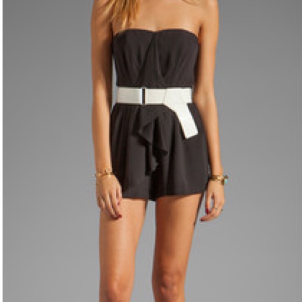 Strapless shorts romper